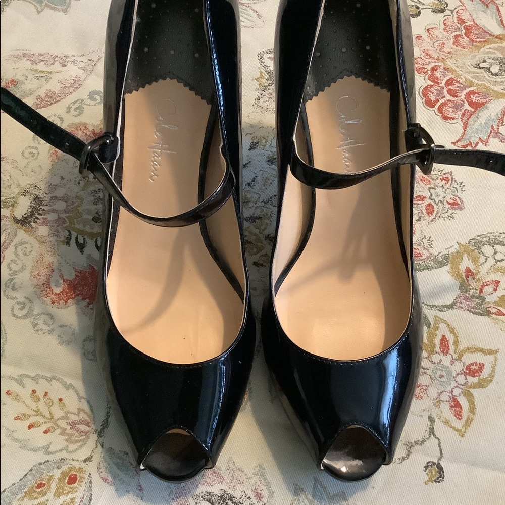 Cole Haan Black patent naturalizer pump with strap